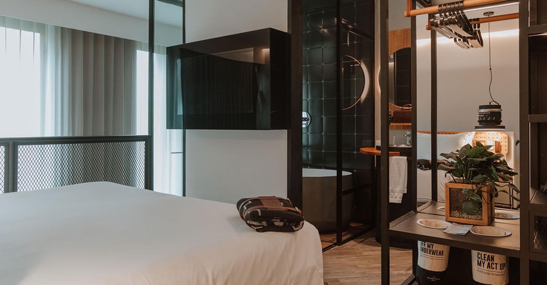 Hotel 12