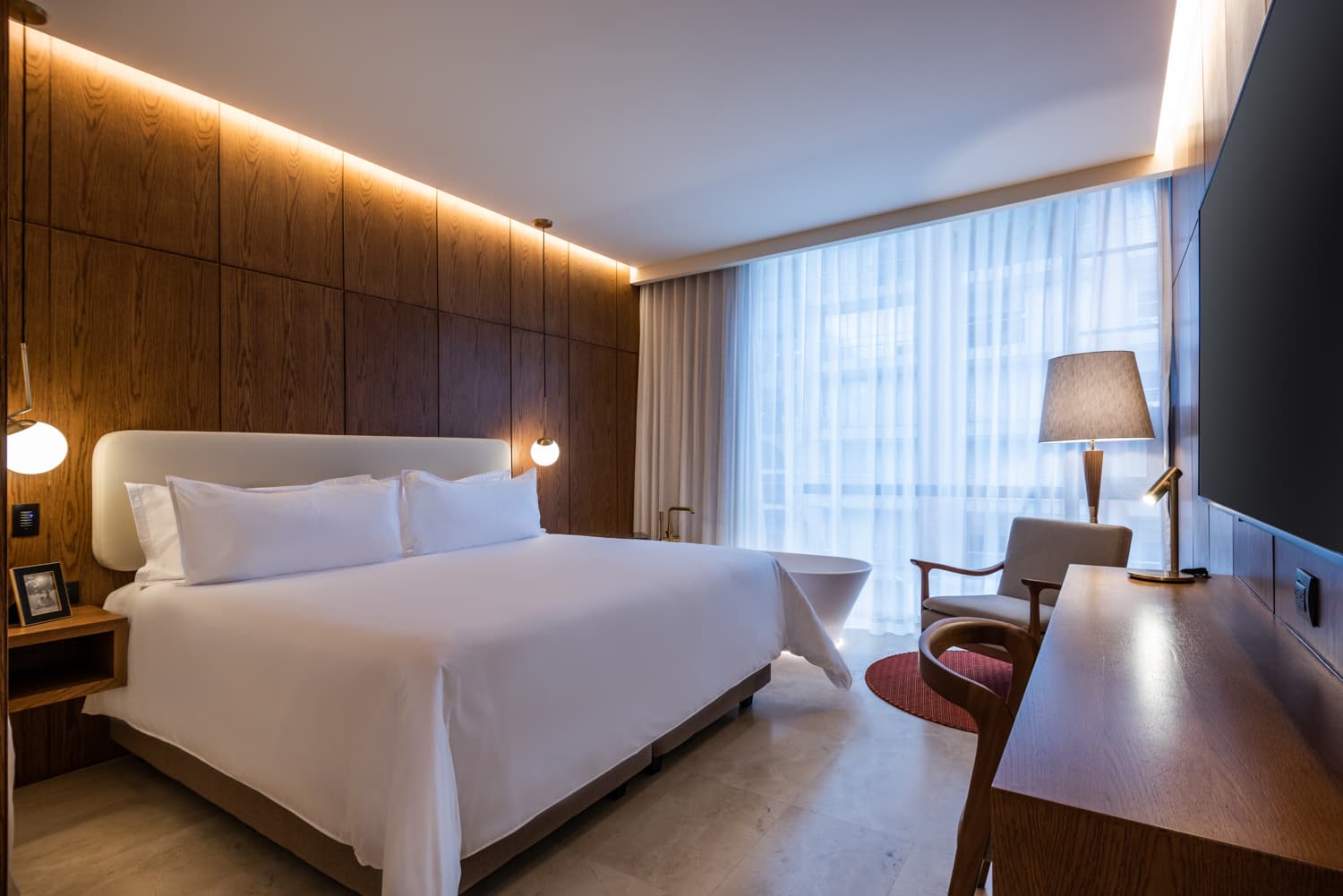 Hotel 18