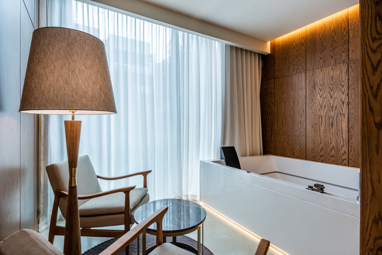 Hotel 38