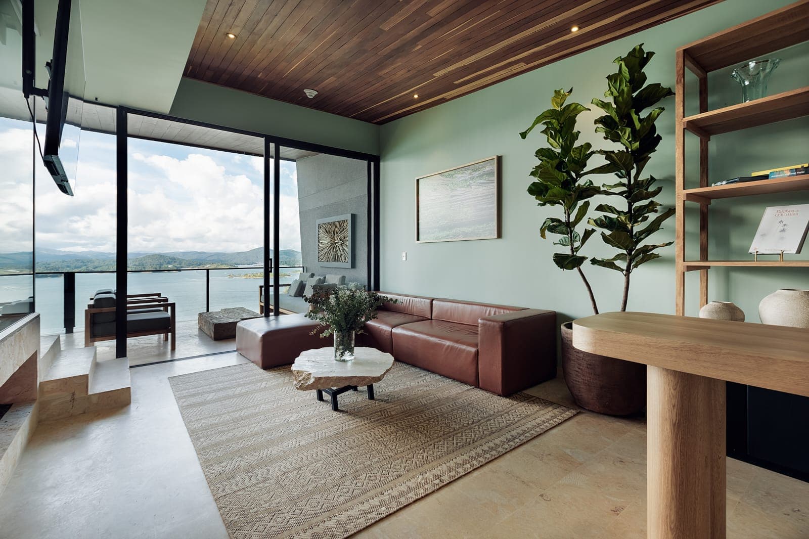 Hotel 54